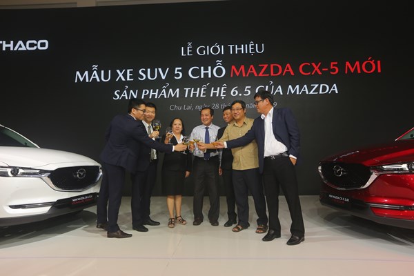Mẫu xe SUV 5 chỗ Mazda CX-5 mới - Sản phẩm thế hệ 6.5 của Mazda chính thức ra mắt tại Việt Nam - Anh 1