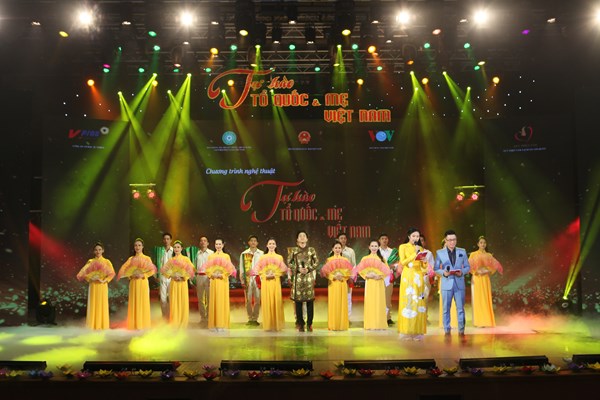 Nhiều nghệ sĩ nổi tiếng tham gia chương trình “Tự hào Tổ quốc- Mẹ Việt Nam” - Anh 2