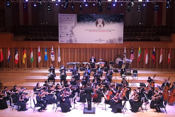 Cuộc thi âm nhạc quốc tế violon và hòa tấu thính phòng Việt Nam 2019: Cầu nối âm nhạc cổ điển Việt Nam với thế giới - Anh 1