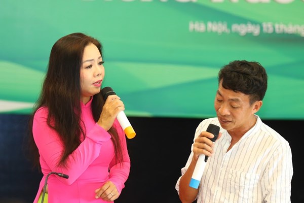 Liên hoan nghệ thuật “Tôi yêu tiếng nước tôi”: Tiếng lòng người dân nước Việt - Anh 4