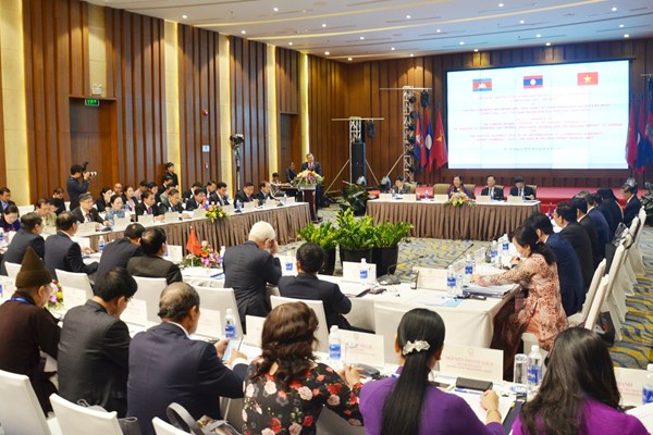 Hội nghị lần thứ 7 Ủy ban Đối ngoại của Quốc hội ba nước Đông Nam Á - Anh 1
