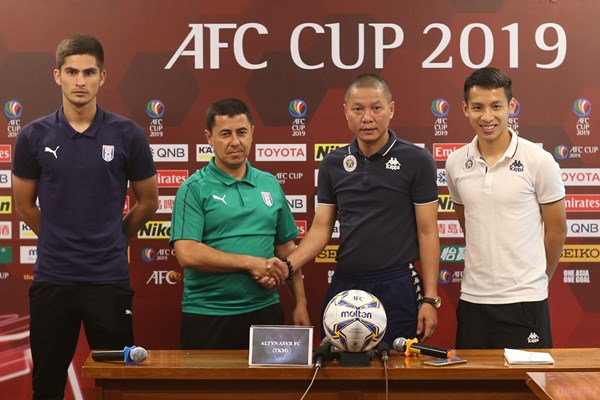 Đội bóng của Quang Hải gặp khó khăn chồng chất trước trận bán kết liên khu vực AFC Cup - Anh 2