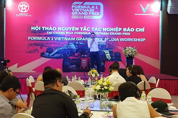 Chuyên gia giải đua xe F1 chia sẻ kinh nghiệm tác nghiệp với báo chí Việt Nam - Anh 1
