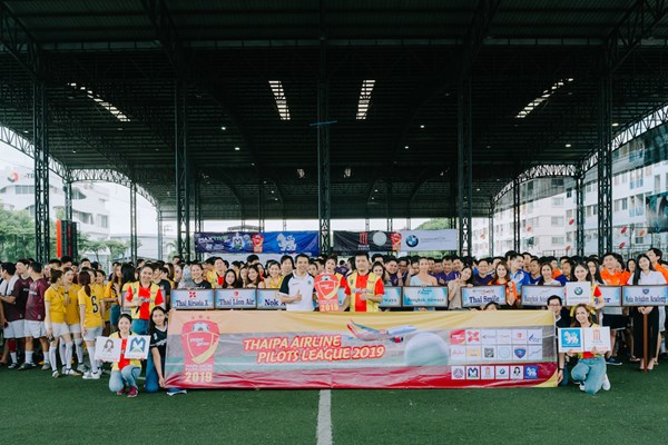 Vietjet Thailand tổ chức giải bóng đá phi công toàn Thái Lan - Anh 1