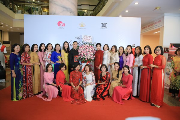 Nét đẹp truyền thống trong đêm diễn  “Tự hào Áo dài Việt” - Anh 2
