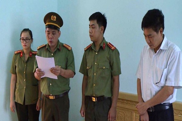 Tám bị can liên quan gian lận điểm thi tại Sơn La sẽ ra tòa vào trung tuần tháng 9 - Anh 2