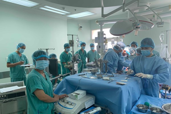 Bệnh nhân ung thư gan được cứu sống nhờ ghép gan xuyên Việt - Anh 2