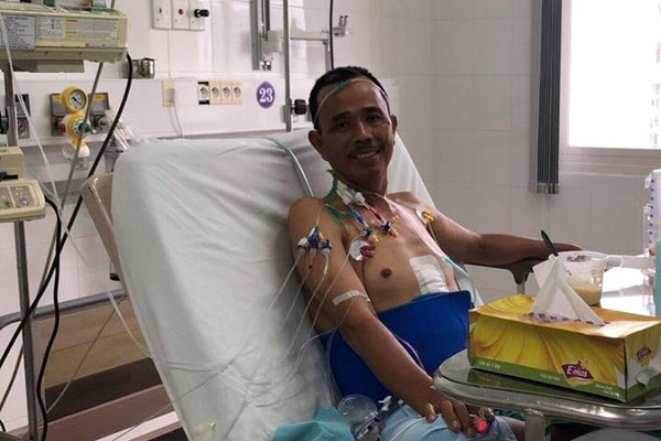 Bệnh nhân ung thư gan được cứu sống nhờ ghép gan xuyên Việt - Anh 1