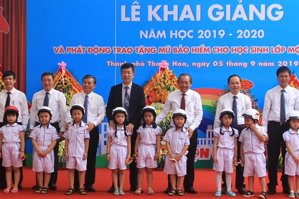 Phó Thủ tướng Trương Hòa Bình dự khai giảng năm học mới tại Thanh Hóa - Anh 2