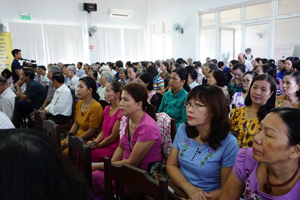 Ứng xử trong gia đình: Thừa Thiên Huế phát động triển khai thí điểm Bộ tiêu chí ứng xử trong gia đình - Anh 1