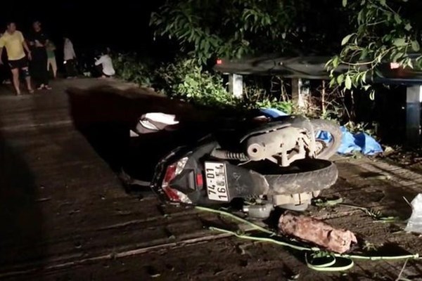 Lại xảy ra tử vong khi tham quan bán đảo Sơn Trà bằng xe máy - Anh 1