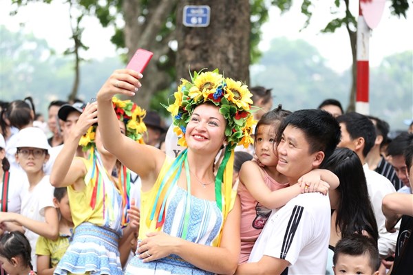 Cuối tuần này, Hà Nội lại tưng bừng với Carnival đường phố quanh Hồ Gươm - Anh 4
