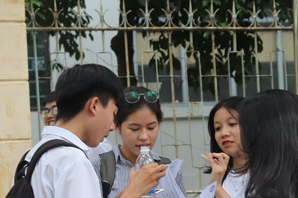 Đà Nẵng: Tạm dừng cấp phép liên quan đến các hoạt động dạy thêm, học thêm - Anh 1