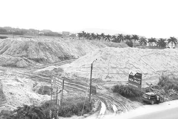 Những bãi cát khổng lồ trong TP Quảng Ngãi: Dân bức xúc, chính quyền “làm ngơ” - Anh 2