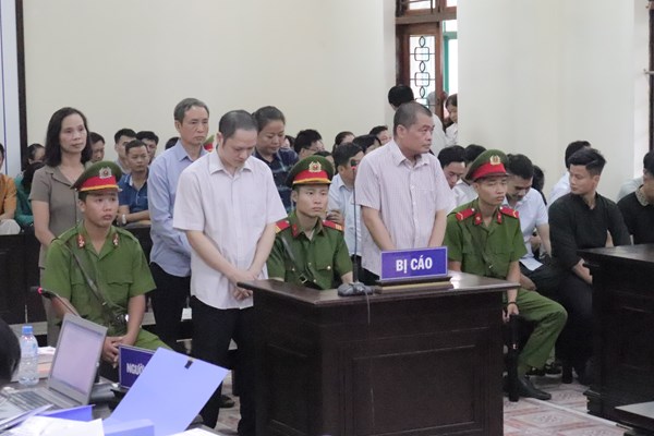 Xét xử sơ thẩm vụ án gian lận điểm thi tại Hà Giang: Nhiều nhân chứng quan trọng không đến tòa - Anh 7