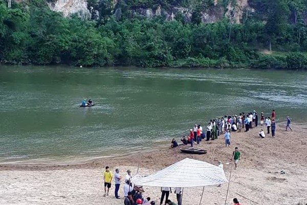 Thêm một vụ đuối nước khiến ba học sinh tử vong ở Hà Tĩnh: Tiếng khóc than “che khuất” trách nhiệm của chính quyền? - Anh 1