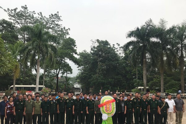 Hội CCB Bộ VHTTDL dâng hương tại Nghĩa trang Liệt sĩ Vị Xuyên - Anh 1