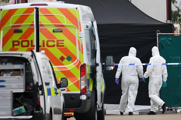 Vụ 39 người chết trong container tại Anh: Lái xe bị buộc tội ngộ sát - Anh 1