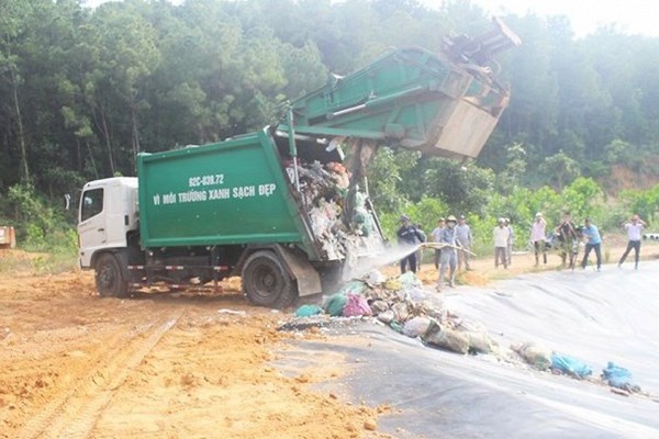 Dân đồng ý “xả cửa” bãi rác lớn nhất ở Quảng Nam - Anh 1