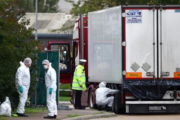 Bộ Ngoại giao Việt Nam thông tin vụ 39 người chết trong container ở Anh - Anh 2