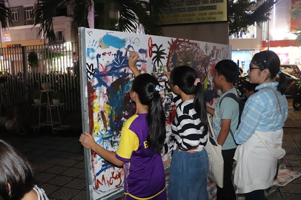 Giao lưu mỹ thuật cộng đồng người nước ngoài tại Đà Nẵng năm 2019 - Anh 4
