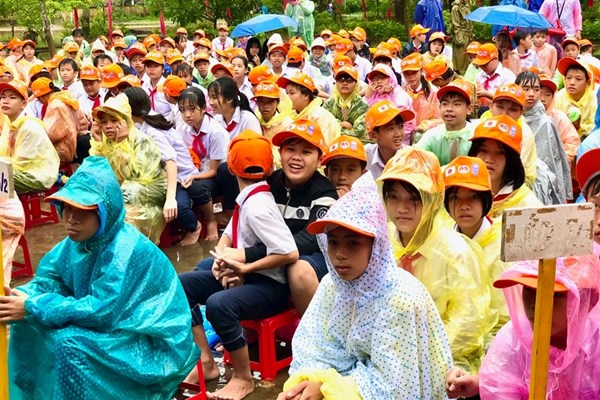 Quảng Nam: Gần 500 học sinh, giáo viên diễn tập ứng phó sóng thần - Anh 1