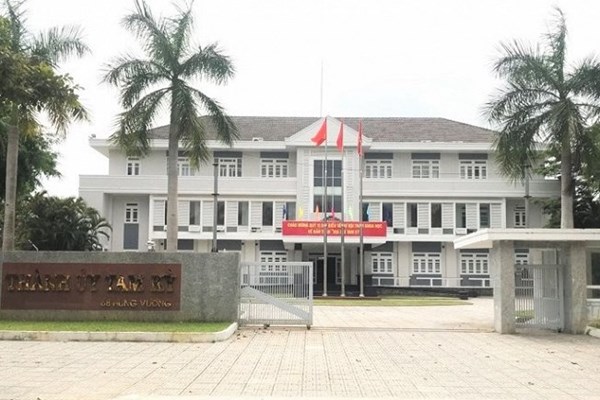 Quảng Nam: Bí thư Thành ủy Tam Kỳ  xin thôi chức trước 2 tháng - Anh 1