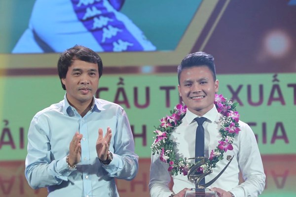 Quang Hải đoạt danh hiệu “Cầu thủ xuất sắc nhất” V.League 2019 - Anh 5