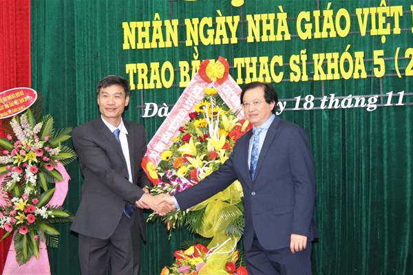 Thứ trưởng Tạ Quang Đông: Trường Đại học TDTT Đà Nẵng phải đổi mới mạnh mẽ nội dung chương trình đào tạo gắn với thực tiễn - Anh 1