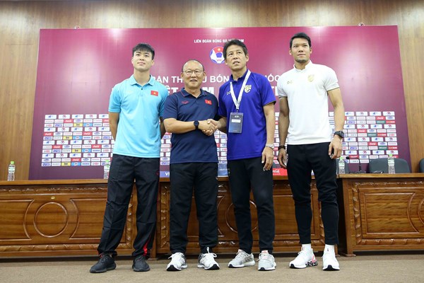HLV trưởng đội tuyển Thái Lan: Bóng đá Việt Nam hiện tại là cơ hội tốt để bóng đá Thái Lan học hỏi - Anh 2