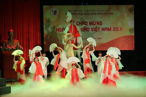 Trường Đại học Văn Hóa Hà Nội kỷ niệm Ngày nhà giáo Việt Nam 20.11 - Anh 3