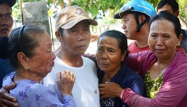 Khen thưởng tàu cá Quảng Ngãi cứu 41 ngư dân Quảng Nam gặp nạn ở Trường Sa - Anh 2