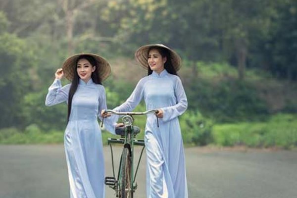Sao chép hay giao thoa văn hóa qua  biểu tượng áo dài Việt? - Anh 2