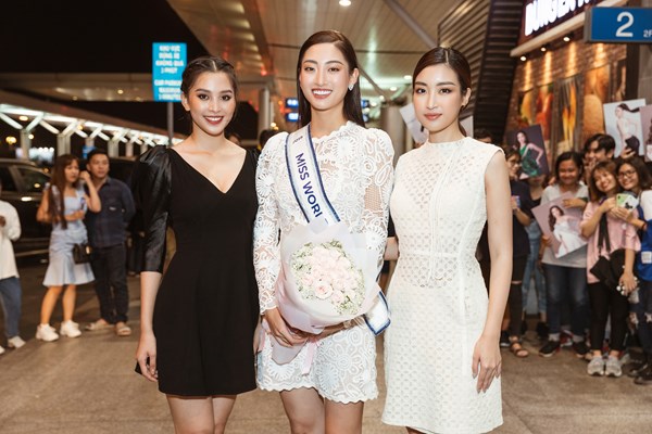 Hoa hậu Lương Thùy Linh chính thức lên đường sang Anh tham dự Miss World - Anh 2