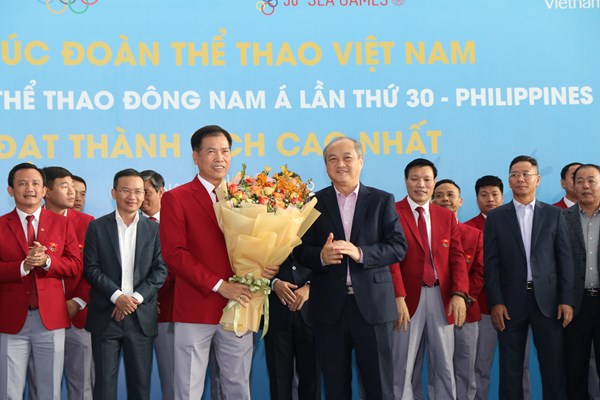 Đoàn Thể thao Việt Nam lên đường dự SEA Games 30 - Anh 2