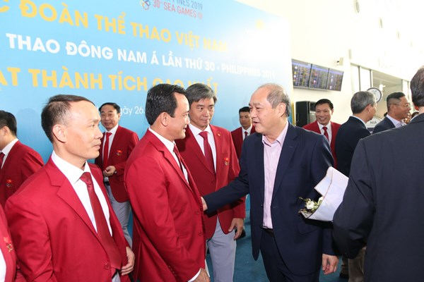 Đoàn Thể thao Việt Nam lên đường dự SEA Games 30 - Anh 1