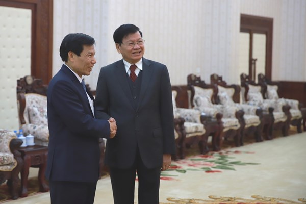 Thủ tướng Lào tiếp thân mật Bộ trưởng Bộ VHTTDL Nguyễn Ngọc Thiện - Anh 1