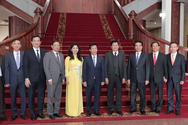 Thủ tướng Lào tiếp thân mật Bộ trưởng Bộ VHTTDL Nguyễn Ngọc Thiện - Anh 4