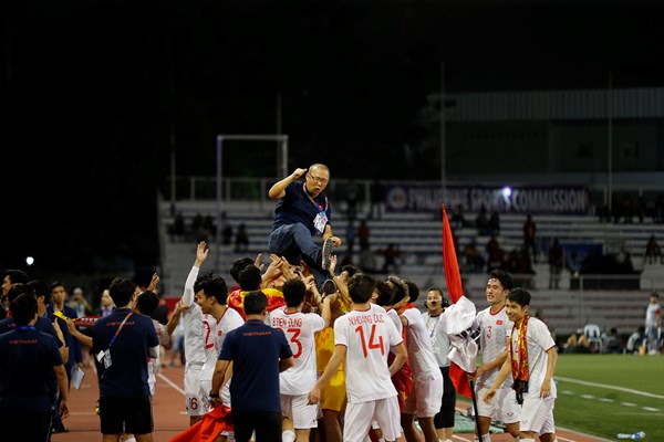 Chiến thắng lịch sử của bóng đá Việt Nam - Anh 2