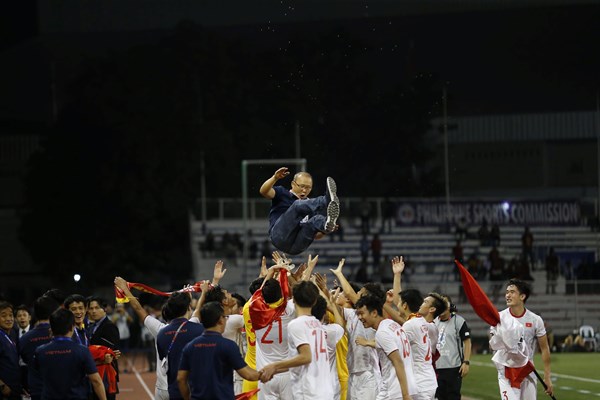 Uỷ ban Olympic Việt Nam thưởng 1 tỉ đồng cho đội tuyển bóng đá U22 - Anh 2