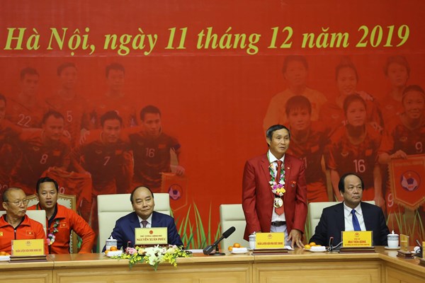 Thủ tướng Nguyễn Xuân Phúc gặp mặt hai đội tuyển bóng đá vô địch SEA Games 30 - Anh 6