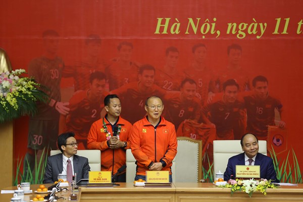 Thủ tướng Nguyễn Xuân Phúc gặp mặt hai đội tuyển bóng đá vô địch SEA Games 30 - Anh 5