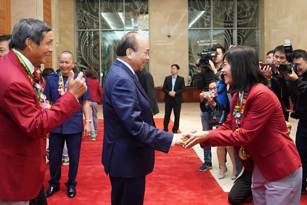 Thủ tướng Nguyễn Xuân Phúc gặp mặt hai đội tuyển bóng đá vô địch SEA Games 30 - Anh 3