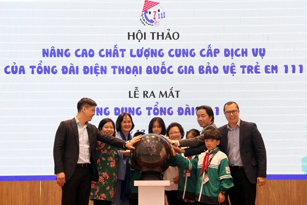 App “Tổng đài 111”- Thêm công cụ bảo vệ trẻ em trên điện thoại thông minh - Anh 1