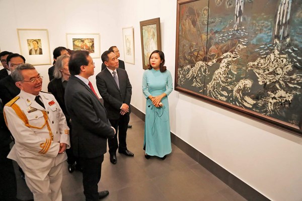 Bảo tàng Mỹ thuật Việt Nam khai mạc triển lãm  “Từ nhân dân mà ra” - Anh 1