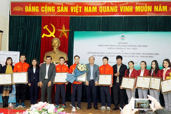 Vinh danh các VĐV thuộc Liên đoàn Thể dục Việt Nam - Anh 2