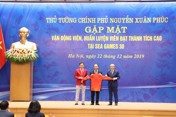 Thủ tướng: Thành công của Đoàn Thể thao Việt Nam tạo không khí vui tươi, phấn khởi cho nhân dân cả nước - Anh 13