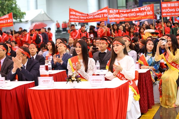 Phó Thủ tướng Thường trực Trương Hoà Bình dự hiến máu nhân đạo Ngày Chủ nhật đỏ - Anh 3