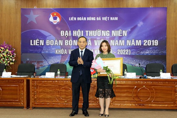 AFF đánh giá cao thành tựu của bóng đá Việt Nam - Anh 2