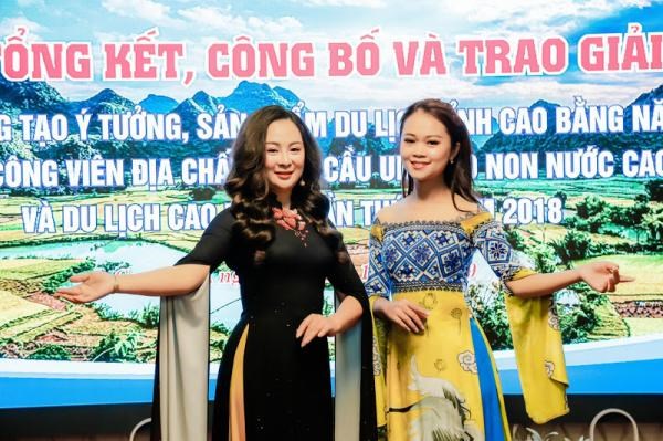 Bộ sưu tập khăn choàng lụa non nước Cao Bằng đoạt Giải Nhất thi sáng tạo - Anh 3